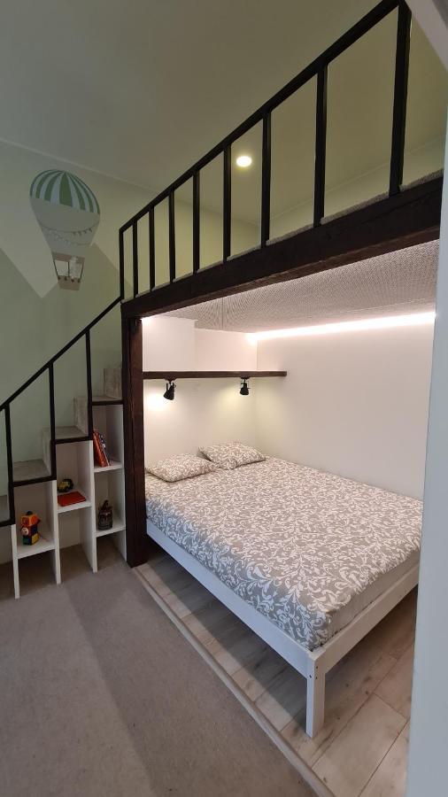 Family Apartment In Klaipeda Old Town Extérieur photo